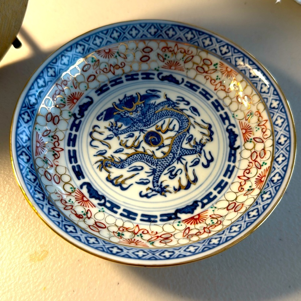 Rice Grain Pattern Chinese Five Finger Dragon Vintage Porcelain Bowl Macau Gold